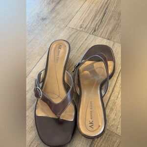 Vintage : Anne Klein brown Heeled Sandals: Size 7.5 Woman’s